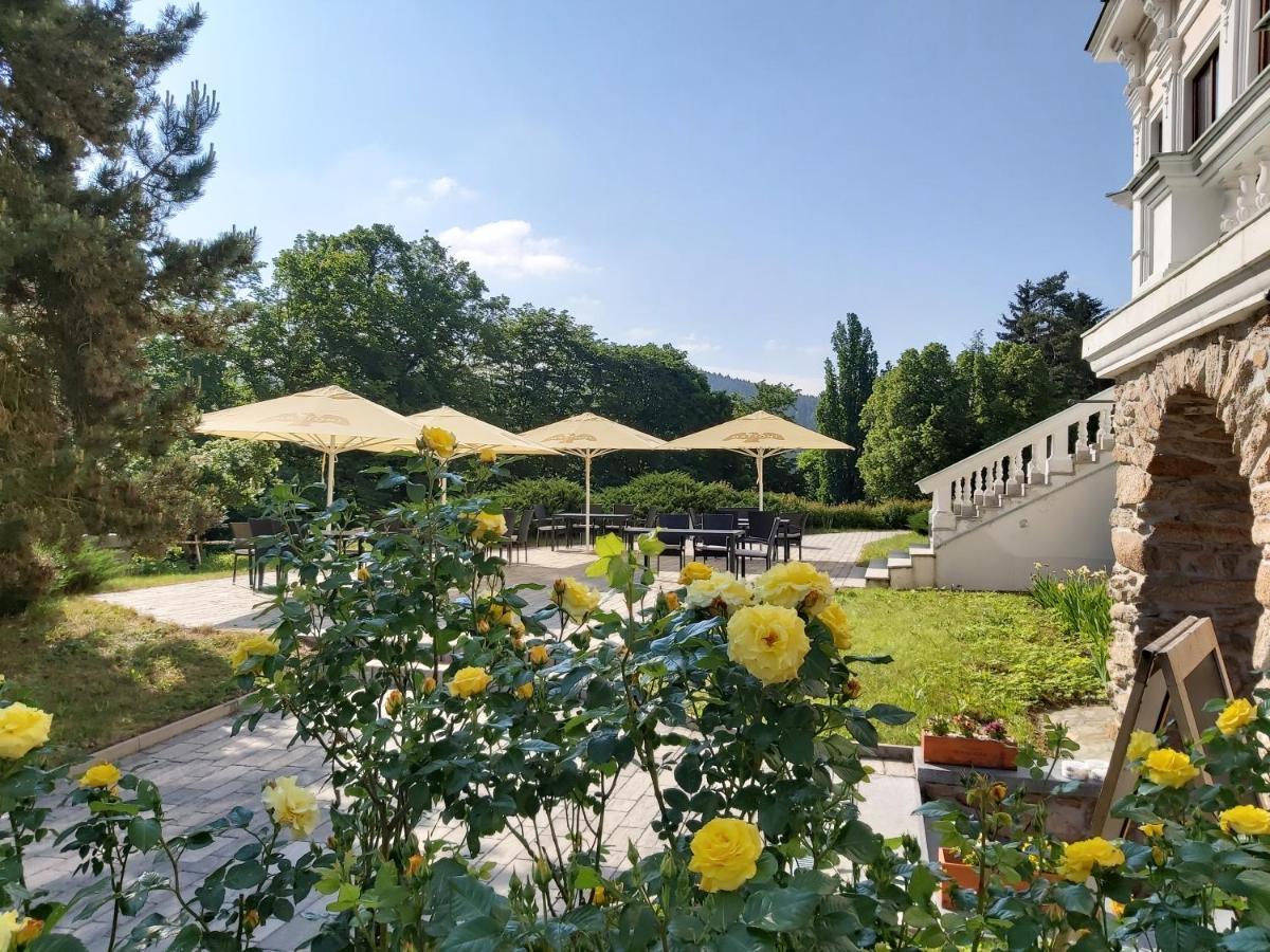 Penzion U Golfu Karlovy Vary Esterno foto