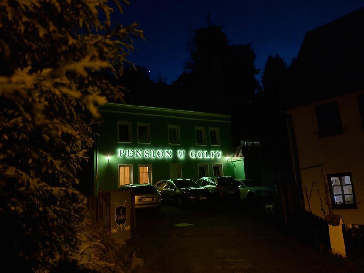 Penzion U Golfu Karlovy Vary Esterno foto