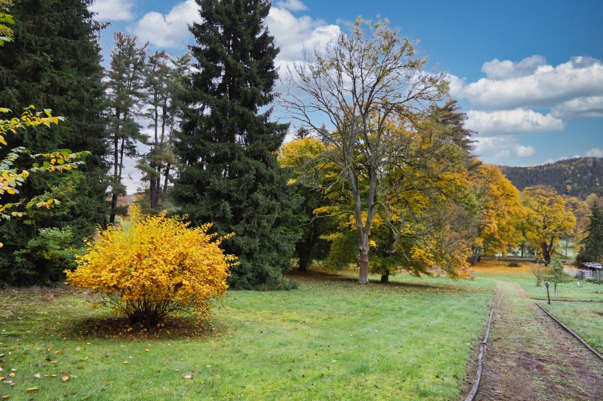Penzion U Golfu Karlovy Vary Esterno foto